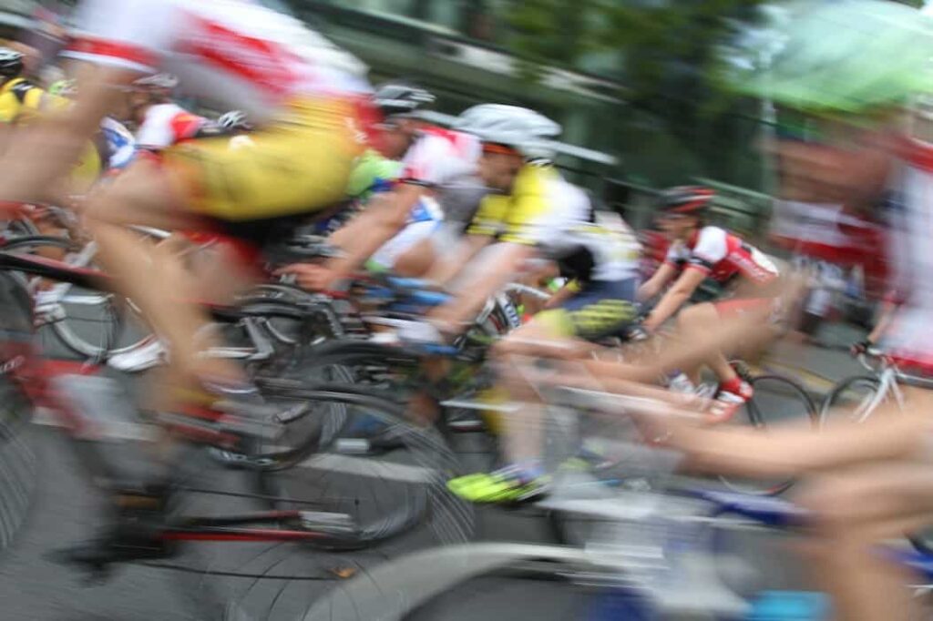 Ciclismo en Cundinamarca todos los ciclistas en una competencia mundial en bicicletas.