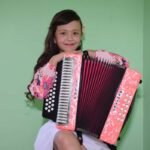Niña que sorprende con su acordeón y su voz en el Festival del Vallenato en Valledupar. Cundinamarquesa dejando en alto el nombre del departamento y Soacha.