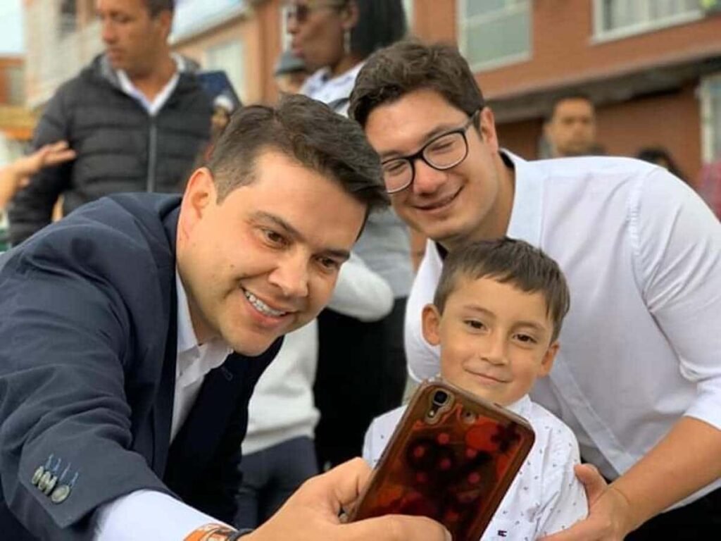 Nicolas Garcia Gobernador de Cundinamarca.