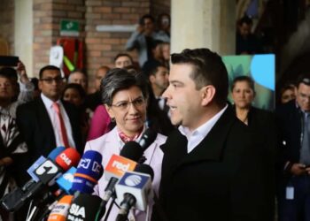 Nuevo gobernador Nicolas garcía y claudia López alcaldesa de Bogotá.