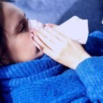 Una mujer con síntomas del coronavirus
