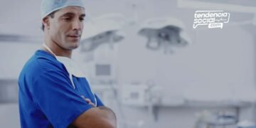 Médico en un consultorio