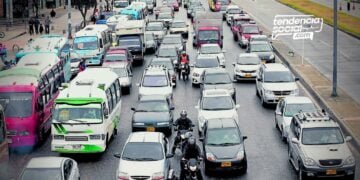 Vehículos en la autopista sur en Soacha