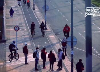 Personas en las principales calles, toque de queda en Soacha