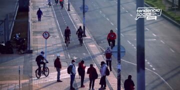 Personas en las principales calles, toque de queda en Soacha