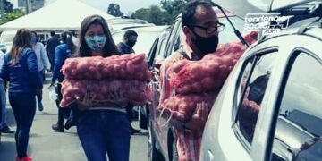 papatón, viajeros en carretera, ventas de papa, agricultores, cosechas peajes en Cundinamarca.