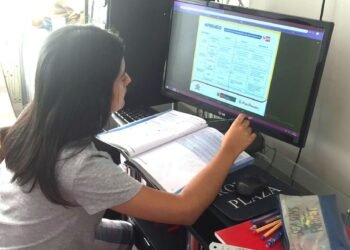 Por coronavirus en colegios públicos y privados, gente en Soacha vota por clases virtuales desde casa este 2021, decisión del alcalde y más.