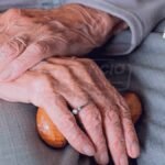 Estrategia de Salud, para que el adulto mayor logre la vacunación en casa u otros puntos del municipio con el apoyo de Colvax en Soacha.