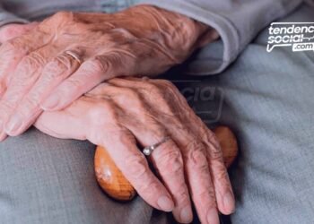 Estrategia de Salud, para que el adulto mayor logre la vacunación en casa u otros puntos del municipio con el apoyo de Colvax en Soacha.