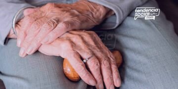 Estrategia de Salud, para que el adulto mayor logre la vacunación en casa u otros puntos del municipio con el apoyo de Colvax en Soacha.