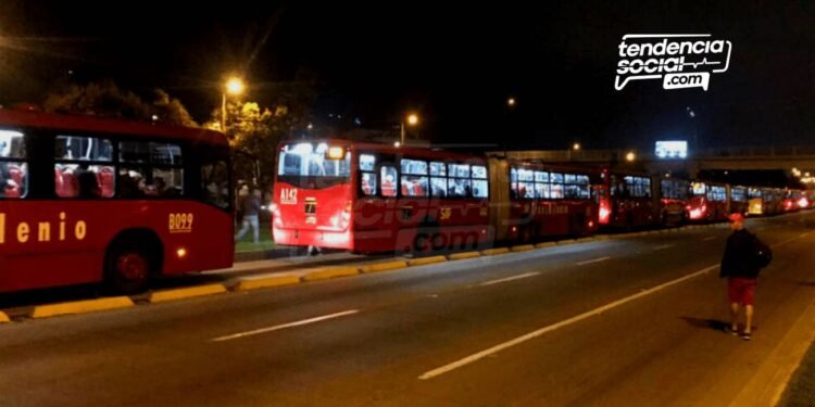 Noche crucial: Sábado de bloqueos en el Transporte de Bogotá por el paro