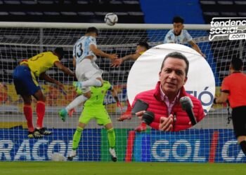 ¿Dió papaya? Polémica porque el alcalde fue al partido de Colombia y así respondió