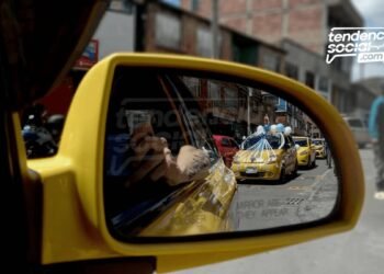¡Virgen del Carmen! razón de la pólvora y conductores pitando en el centro de Soacha