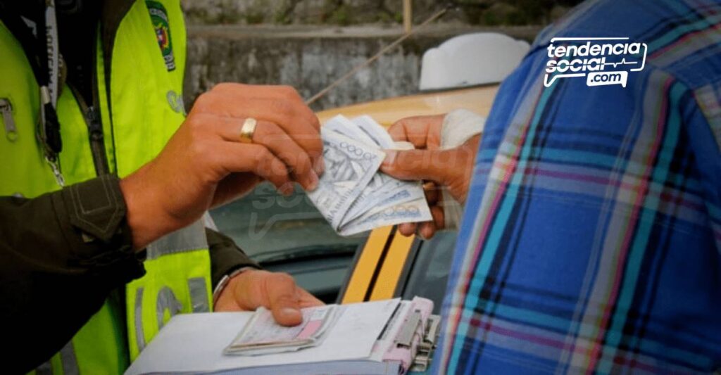 ¿Corrupción en Soacha? Policías y funcionarios untados en billete. Entérate