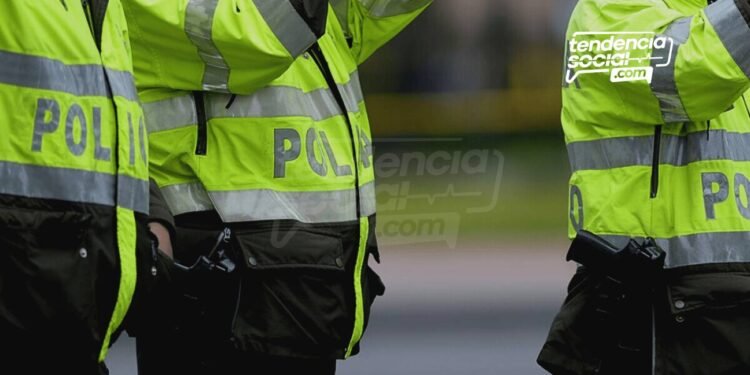 ¿Supuestos policías en Soacha se llevan pertenencias y dinero de la gente?