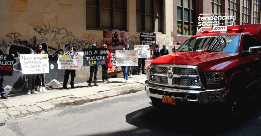 Bomberos protestan en Bogotá ¿Qué exigen? Así prendieron las alarmas