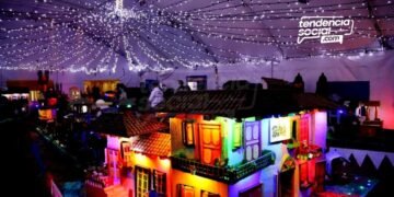 [Fotos] Así se ve el alumbrado y el pesebre en el pasaje comercial en San Mateo