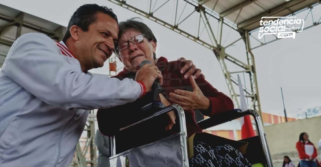 ¡Alcalde superó la meta! y mujer llora en plena entrega de ayudas a discapacitados en Soacha
