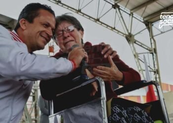 ¡Alcalde superó la meta! y mujer llora en plena entrega de ayudas a discapacitados en Soacha