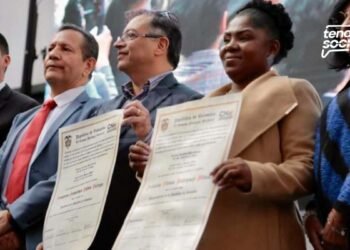 Es oficial: Petro recibió la credencial por el Consejo Nacional Electoral como nuevo presidente