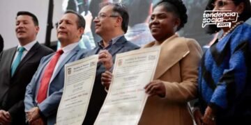 Es oficial: Petro recibió la credencial por el Consejo Nacional Electoral como nuevo presidente