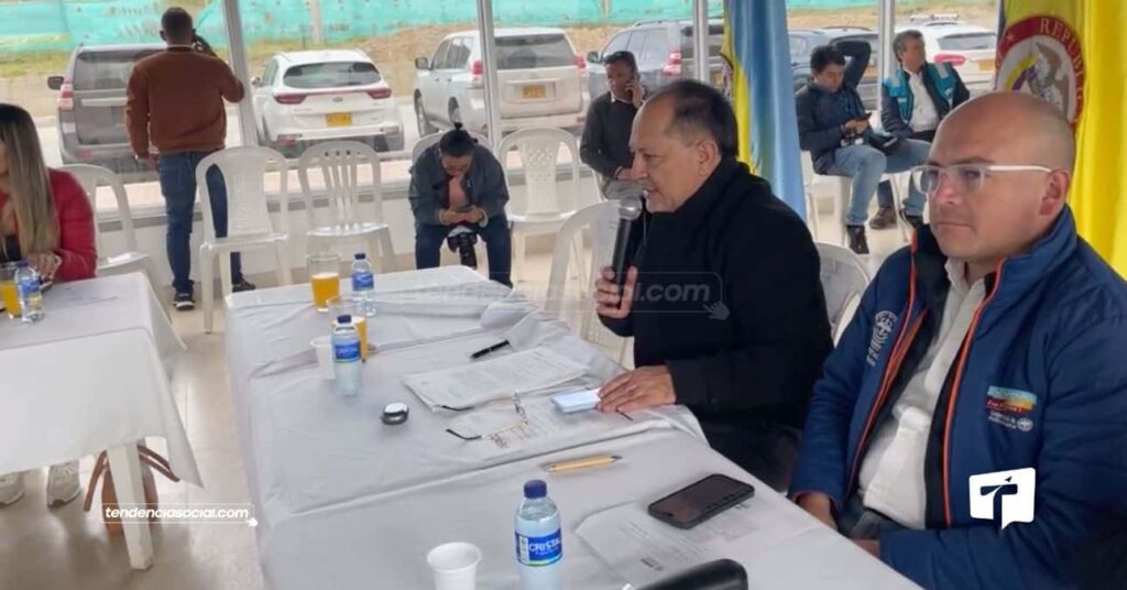 Presidente de la Asamblea, Juan Carlos Coy,  junto al vicepresidente, Fabián Rojas, en plenaria desde Soacha.