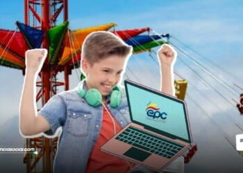 Niños de los Clubes Defensores del Agua en Cundinamarca; reciben portátiles y diversión en Mundo Aventura