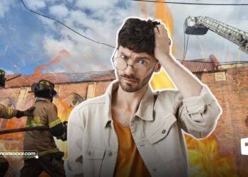 Incendio Universidad Católica en Bogotá en la capilla, estudiantes fueron evacuados.